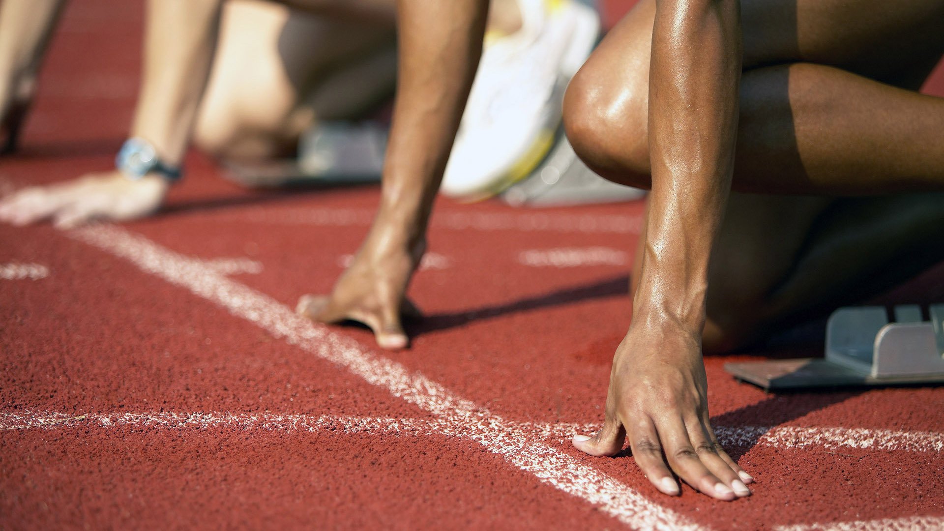 各地青少年足球联赛火热进行，挖掘潜力新星不断涌现，全国青少年足球